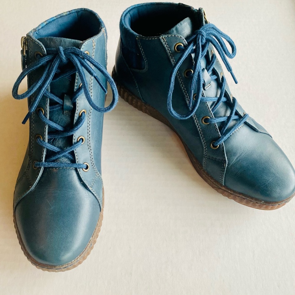 Clarks "Caroline Park" Boot